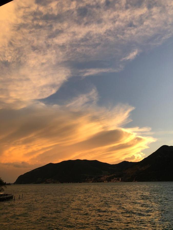 Residenza Di Prestigio In Riva Al Lago Marone Loft Eksteriør billede