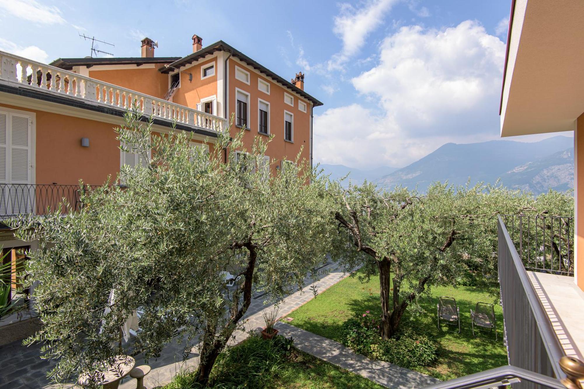 Residenza Di Prestigio In Riva Al Lago Marone Loft Eksteriør billede