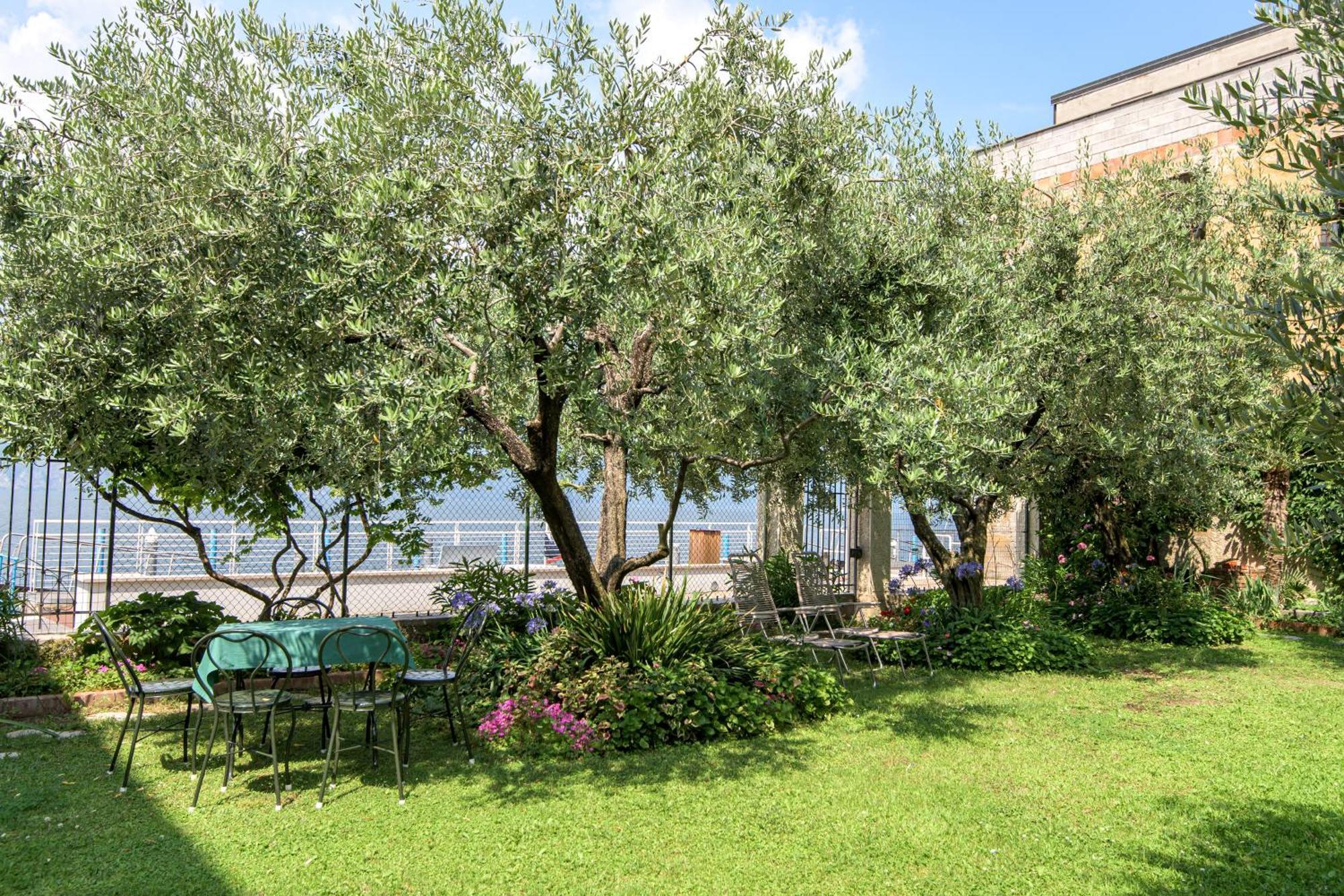 Residenza Di Prestigio In Riva Al Lago Marone Loft Eksteriør billede